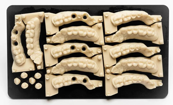 Stratasys推出首款用于简化牙模生产树脂材料