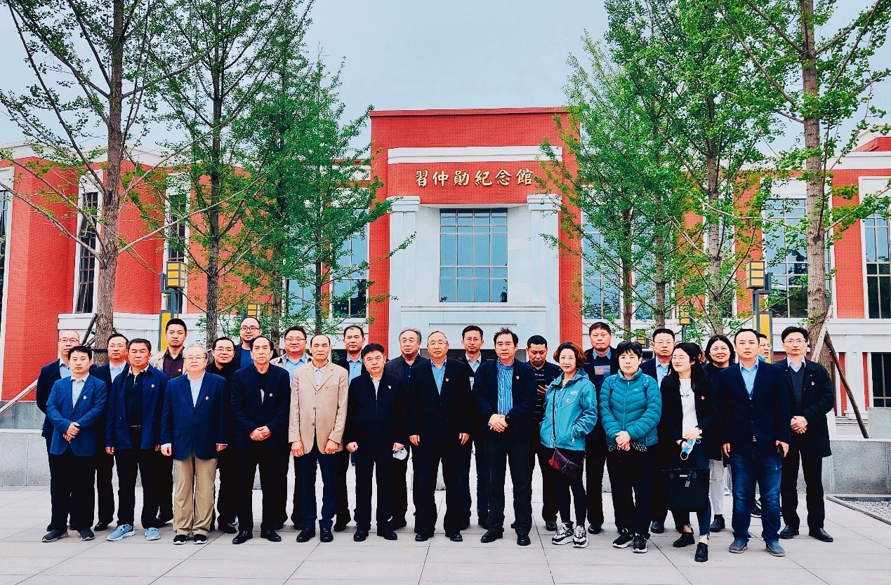 站在建党百年的历史节点上